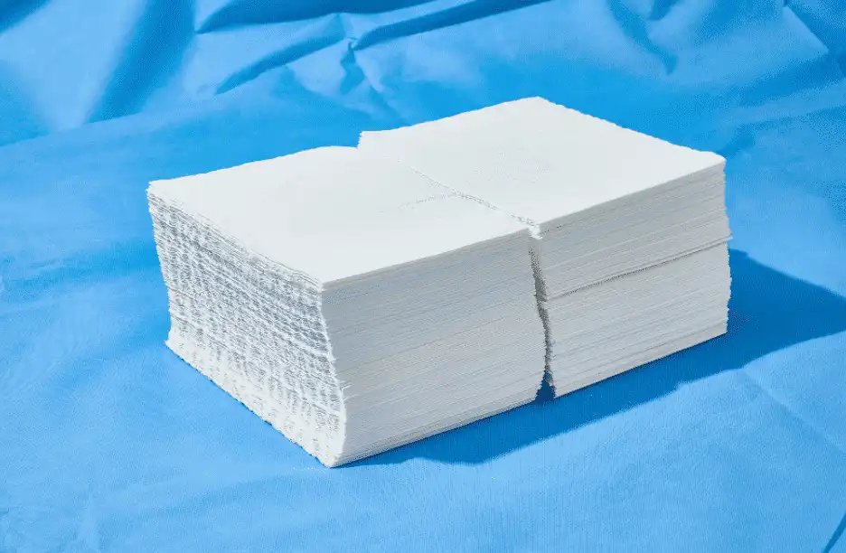 Le choix idéal pour les salles blanches et les environnements chirurgicaux : le papier d'essuyage médical